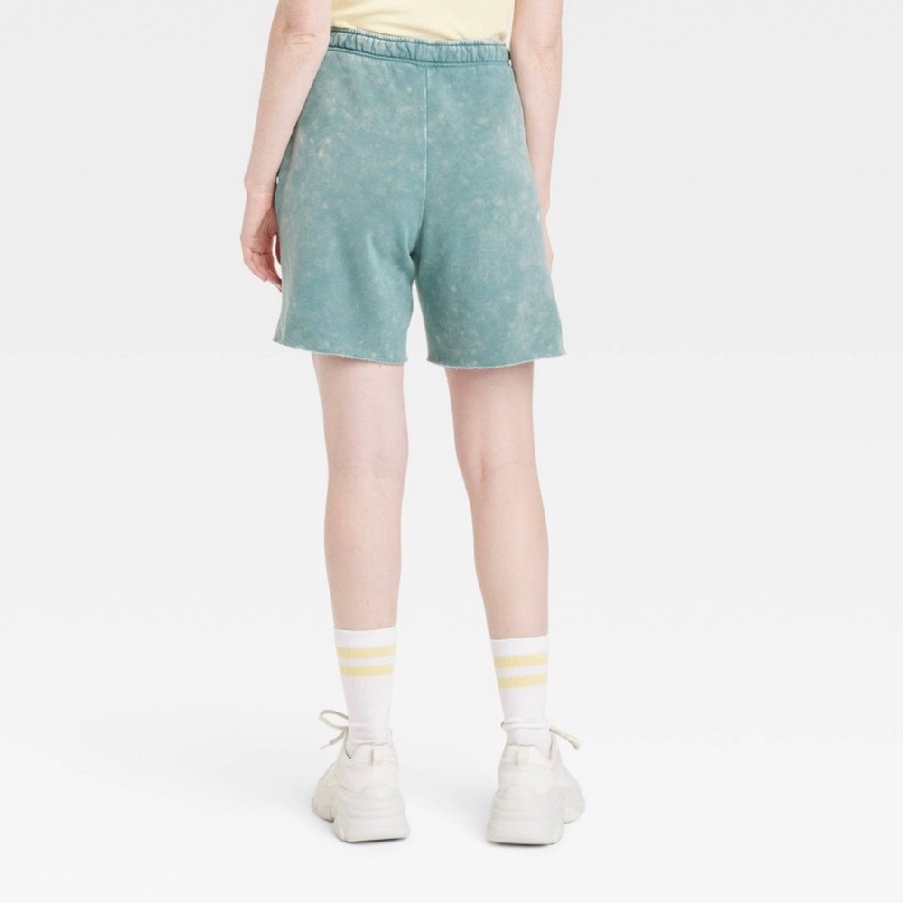 New Without Tag - Women’s SmileyWorld What Makes You Smile Graphic Shorts - Picture 2 of 4